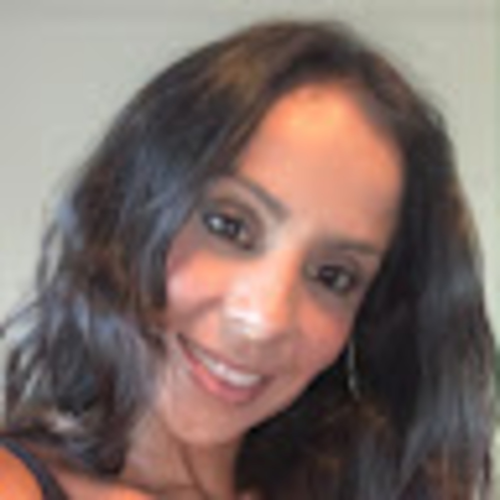 Meet your Posher, Cintia